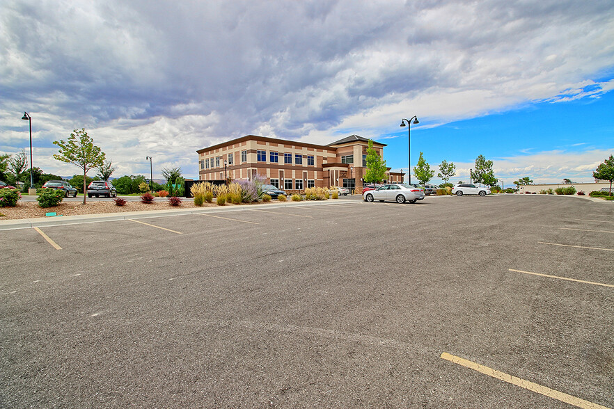 201 W Park Dr, Grand Junction, CO for lease - Building Photo - Image 2 of 14