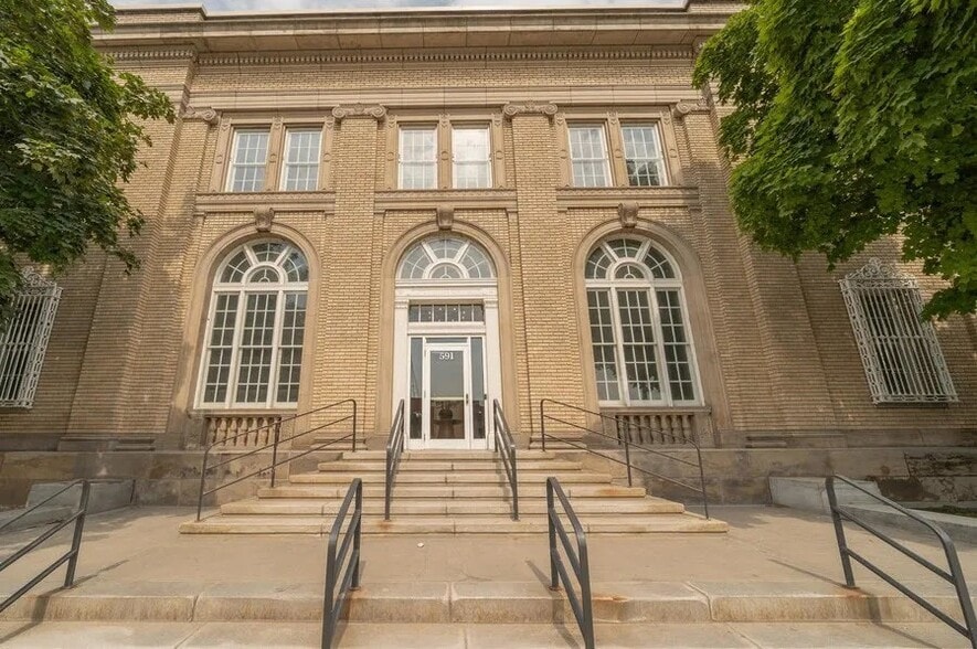 591 Park Ave, Idaho Falls, ID à louer - Photo du bâtiment - Image 1 de 10