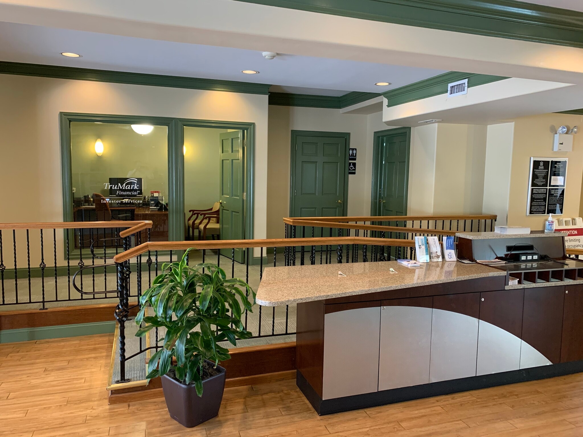 509-515 Old York Rd, Jenkintown, PA for lease Interior Photo- Image 1 of 2