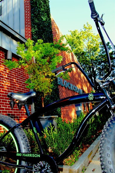 880 Harrison St SE, Leesburg, VA à louer - Photo du bâtiment - Image 2 de 6