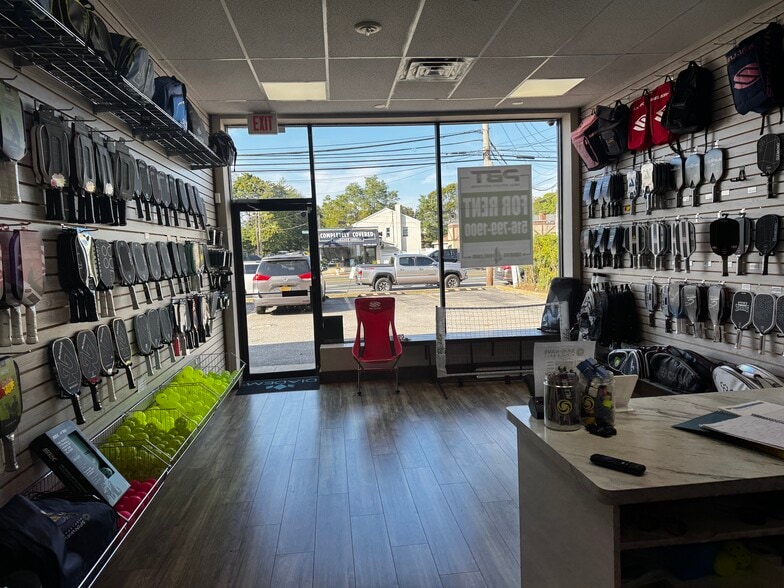 5650 Merrick Rd, Massapequa, NY for lease - Building Photo - Image 2 of 10