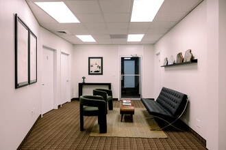 2101 Hennepin Ave, Minneapolis, MN for lease Interior Photo- Image 1 of 11