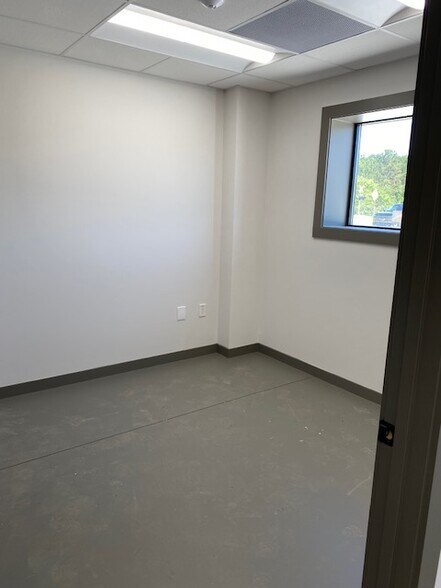 759 L & P Pky, Monroe, GA à louer - Photo du bâtiment - Image 3 de 26