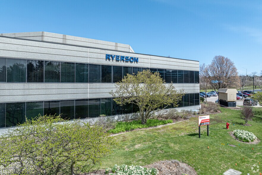 1050 Warrenville Rd, Lisle, IL à vendre - Photo principale - Image 1 de 1