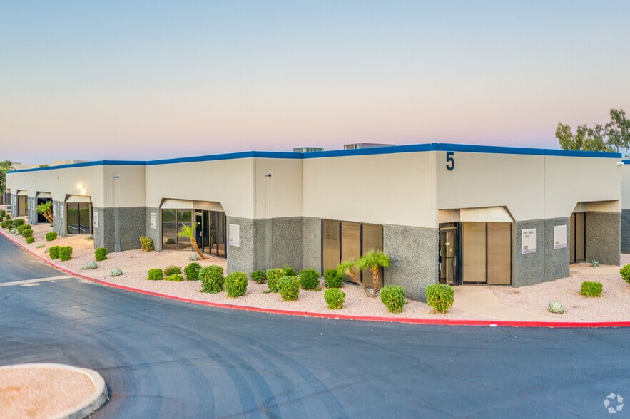 2432 W Peoria Ave, Phoenix, AZ for lease - Primary Photo - Image 3 of 18