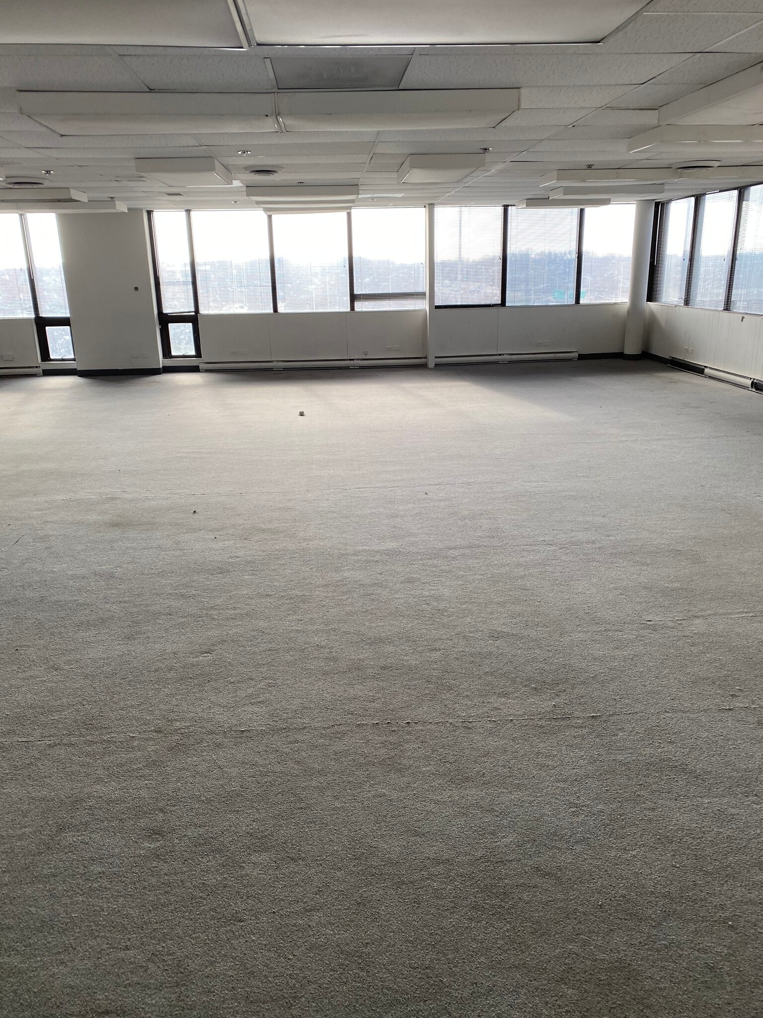 6200 N Hiawatha Ave, Chicago, IL for lease Building Photo- Image 1 of 4