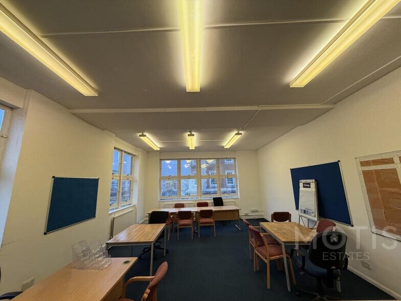 69-69A Sandgate Rd, Folkestone à louer - Photo du bâtiment - Image 3 de 4