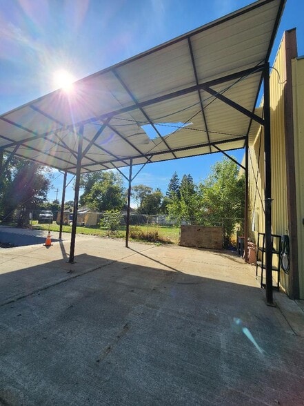 389 Wilbur Ave, Yuba City, CA for lease - Building Photo - Image 3 of 8