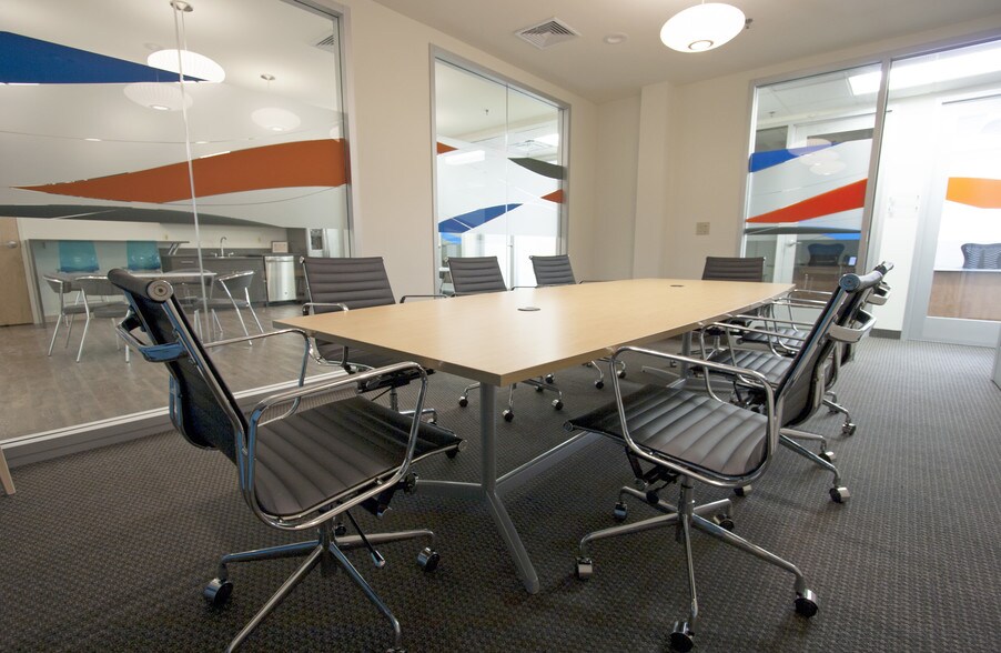 450 Amwell Rd, Hillsborough, NJ à louer - Photo intérieure - Image 2 de 19