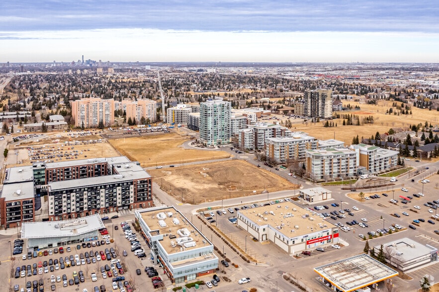 10920 25 Ave NW, Edmonton, AB à louer - Aérien - Image 3 de 6