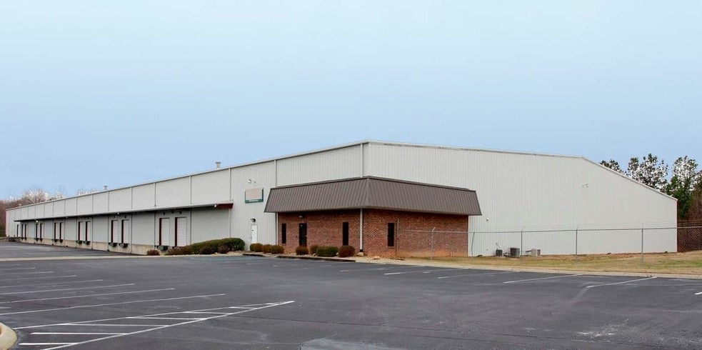 1104 Piedmont Hwy, Piedmont, SC for lease - Building Photo - Image 1 of 12