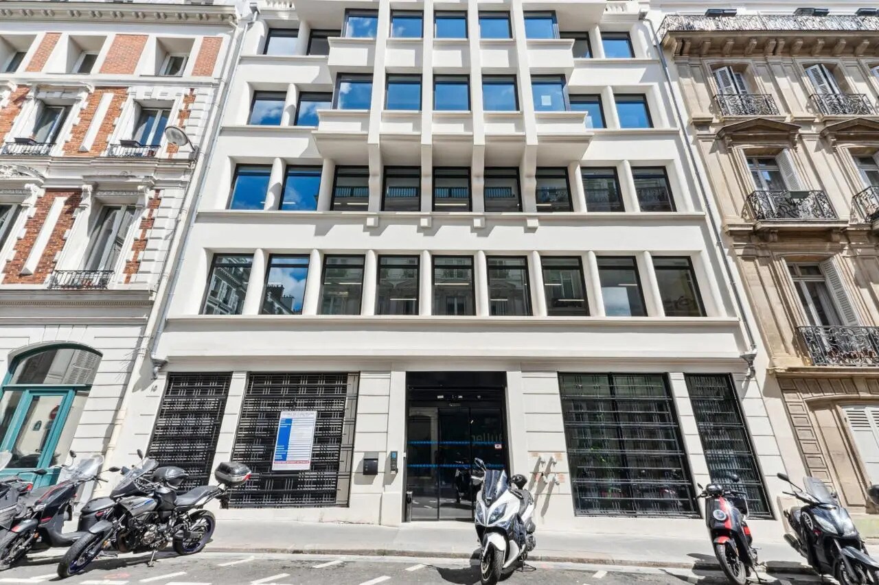 10 Rue Henner, Paris for lease Building Photo- Image 1 of 5