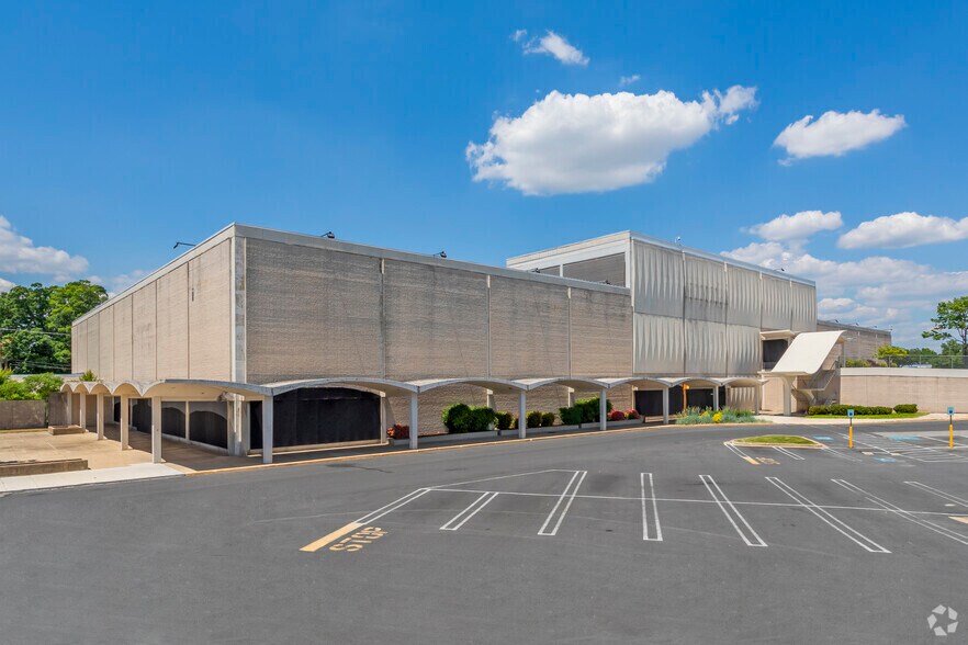 4101 Branch Ave, Temple Hills, MD à vendre - Photo du bâtiment - Image 1 de 4