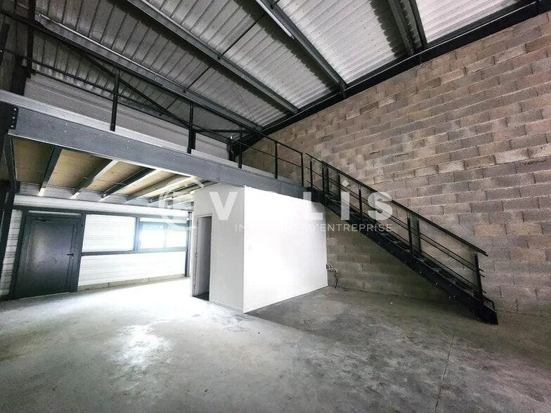 31 Rue Du Claret, Charvieu-Chavagneux à louer - Photo intérieure - Image 3 de 26