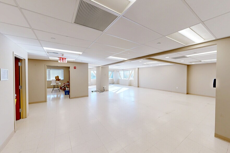 10520 Rockaway Beach Blvd, Rockaway Park, NY à louer - Numérisation 3D de Matterport - Image 2 de 6