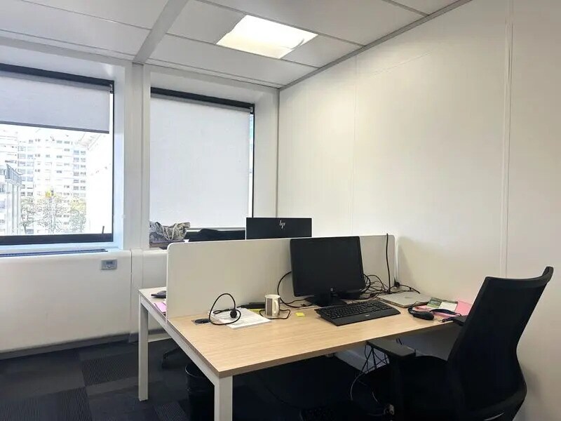 Bureau dans Lyon à louer Photo intérieure- Image 1 de 8