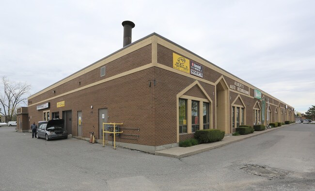 Plus de détails pour 1750 Plummer St, Pickering, ON - Industriel à louer