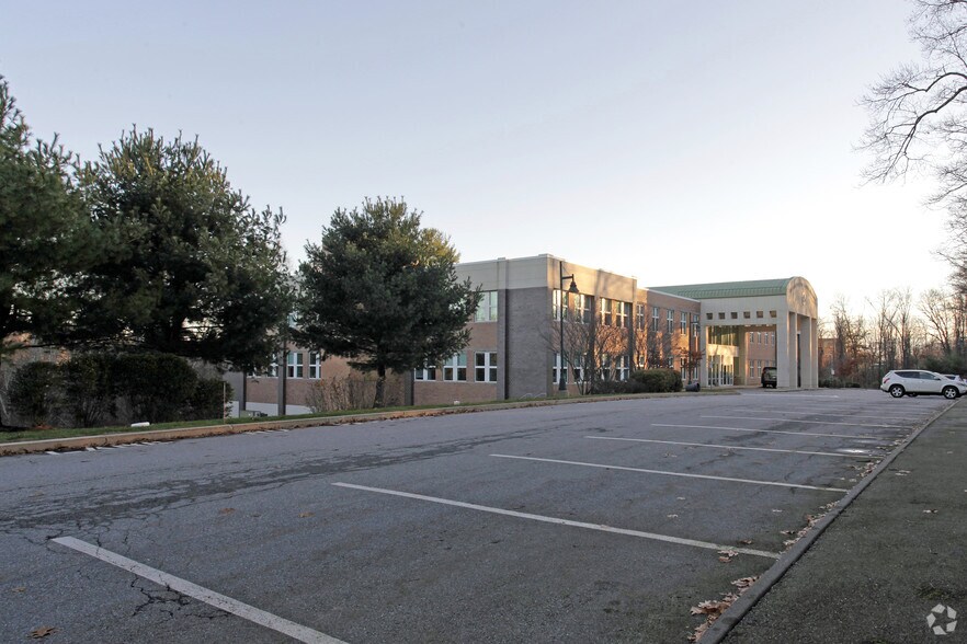 2 Willow St, Southborough, MA à louer - Photo du bâtiment - Image 2 de 3