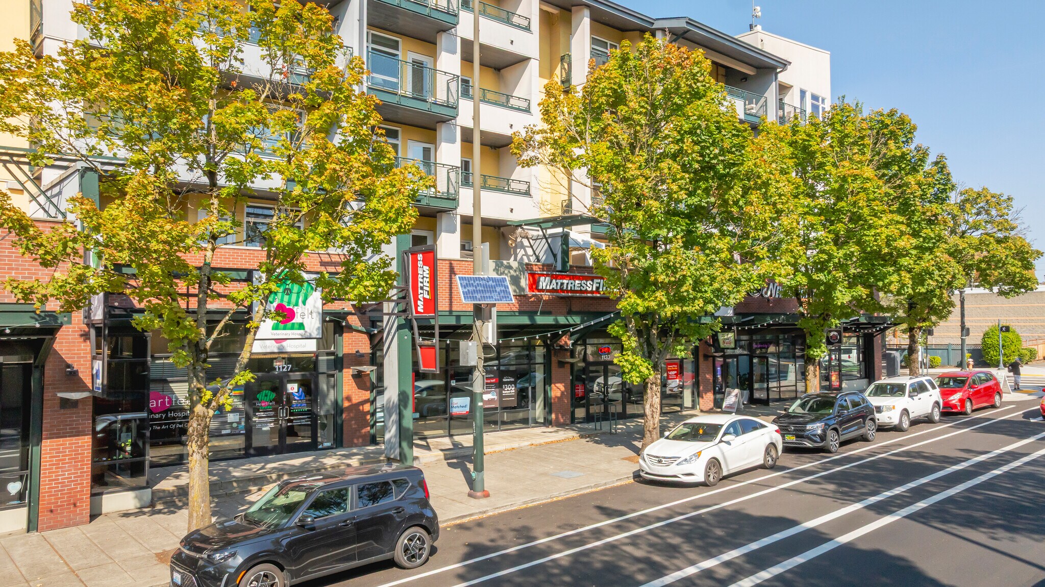 1111-1139 NE Broadway St, Portland, OR à vendre Photo du bâtiment- Image 1 de 9