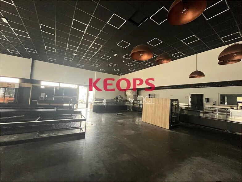 Retail in Cornebarrieu for lease - Interior Photo - Image 2 of 5