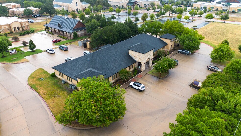1727 Keller Pky, Keller, TX à vendre - Photo du bâtiment - Image 3 de 26