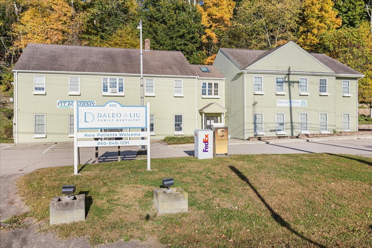 620 Route 32, Uncasville, CT for sale Interior Photo- Image 1 of 16