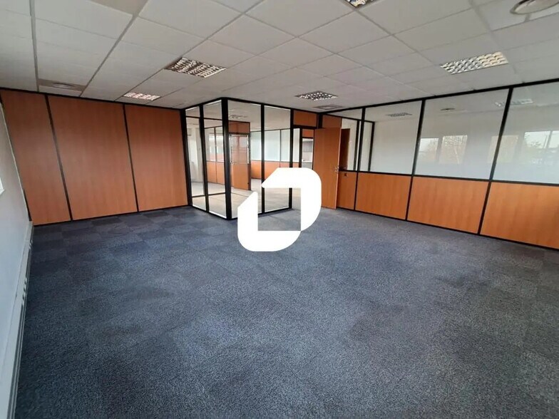 Bureau dans Wambrechies à louer - Photo intérieure - Image 2 de 7