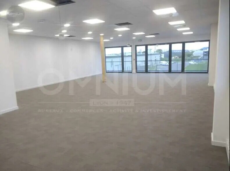 Bureau dans Beynost à louer - Photo intérieure - Image 2 de 5