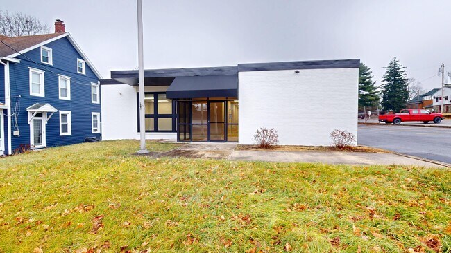Plus de détails pour 13594 Monterey Ln, Blue Ridge Summit, PA - Bureau à louer