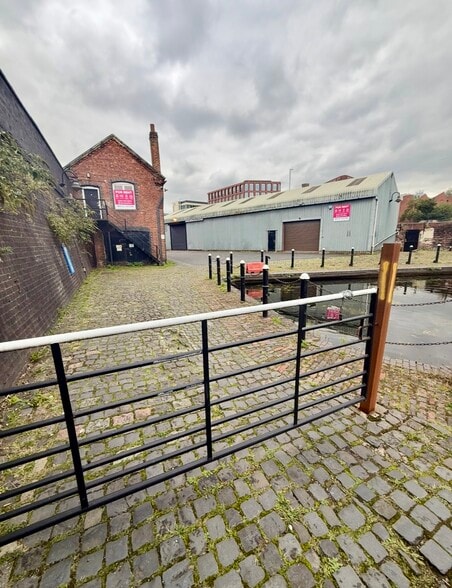 Wednesfield road, Wolverhampton à louer - Photo du bâtiment - Image 2 de 8