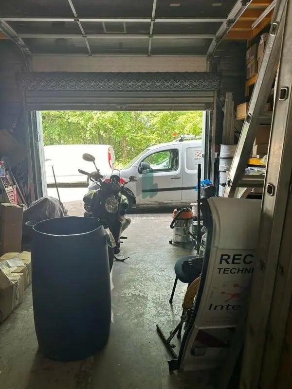 Flex in Taverny for lease Interior Photo- Image 1 of 7