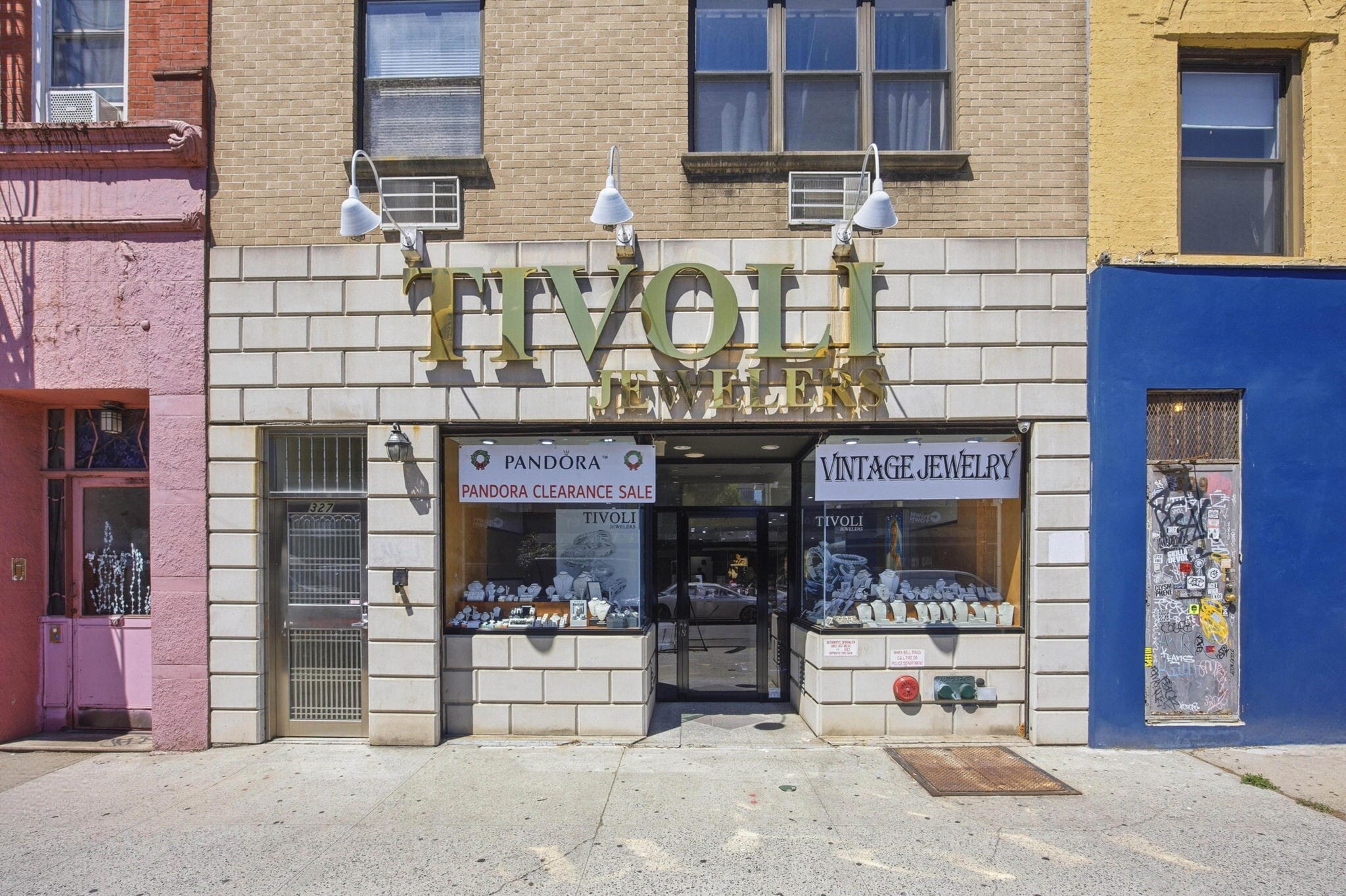 327 Graham Ave, Brooklyn, NY for lease Building Photo- Image 1 of 6