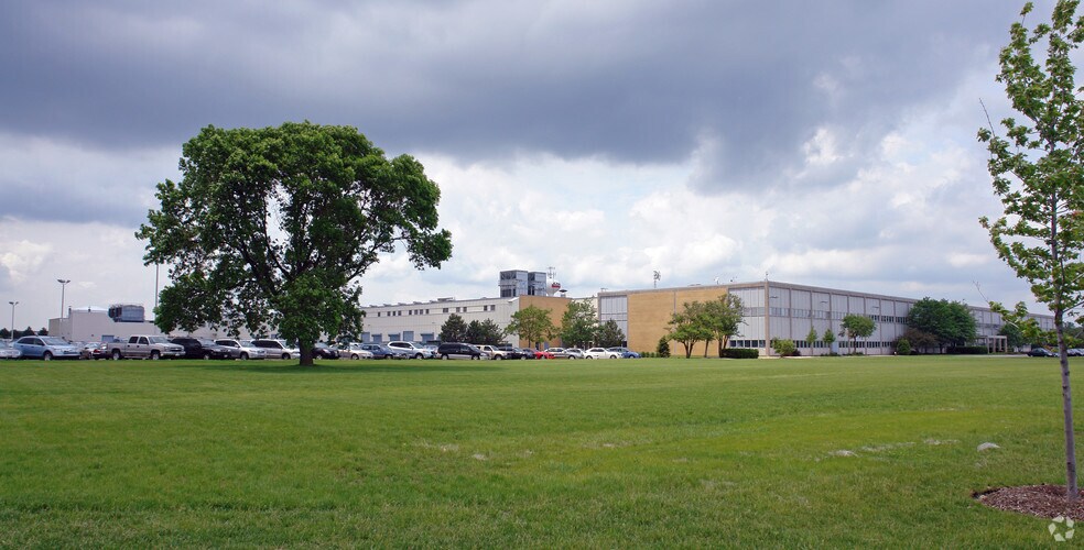 6900 Veterans Blvd, Burr Ridge, IL à vendre - Photo du bâtiment - Image 2 de 3