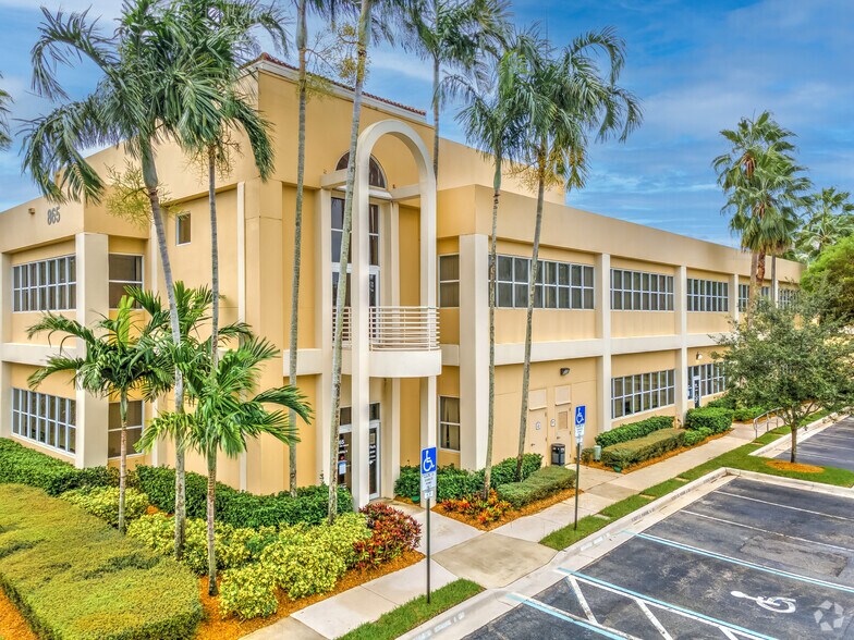 865 SW 78th Ave, Plantation, FL à louer - Photo du bâtiment - Image 2 de 8