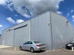 9-13 Rue De Bourgogne, Saint-Priest for lease Interior Photo- Image 1 of 8