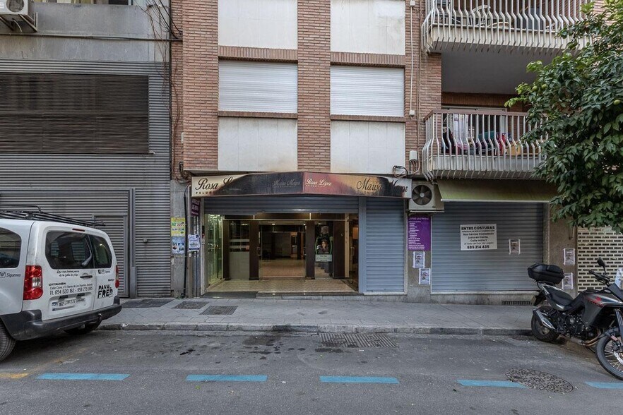 Commerce de détail dans Granada, Granada à vendre - Photo du bâtiment - Image 3 de 28