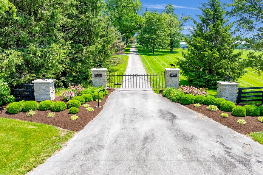 15228 Croton Rd, Centerburg, OH à vendre - Photo du bâtiment - Image 3 de 14