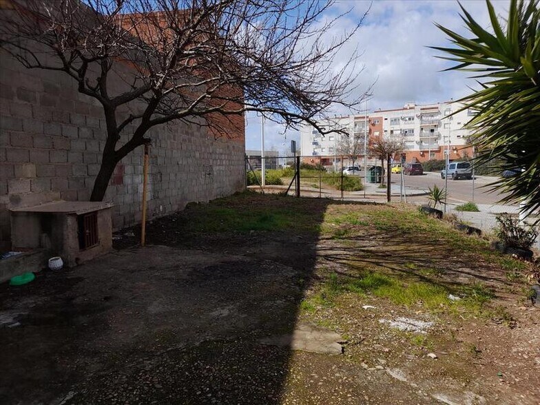 Camino Viejo de Mirandilla, Mérida, Badajoz for sale - Primary Photo - Image 3 of 11