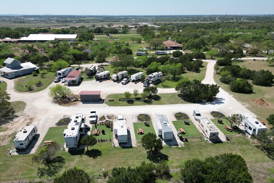 11725 W FM 487, Florence, TX à vendre - Photo du bâtiment - Image 2 de 7