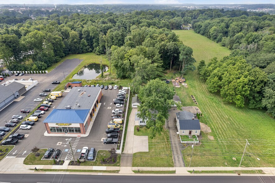 608 Applegrove St NW, North Canton, OH à vendre - Photo du bâtiment - Image 2 de 33