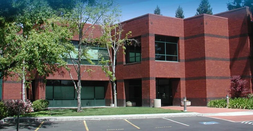 404 Saratoga Ave, Santa Clara, CA à louer Photo du bâtiment- Image 1 de 9