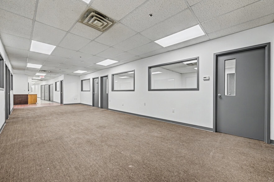 11-25 Harding St, Middletown, NY for lease - Building Photo - Image 3 of 12
