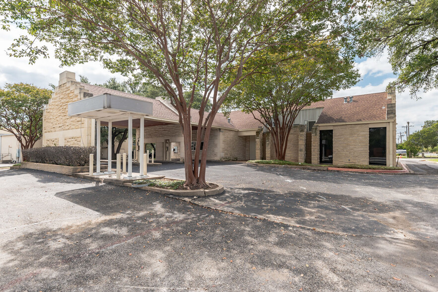 150 S Bell Blvd, Cedar Park, TX for lease - Building Photo - Image 2 of 19