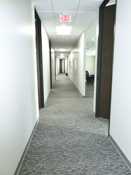 15311 Vantage Pky W, Houston, TX for lease - Building Photo - Image 3 of 10