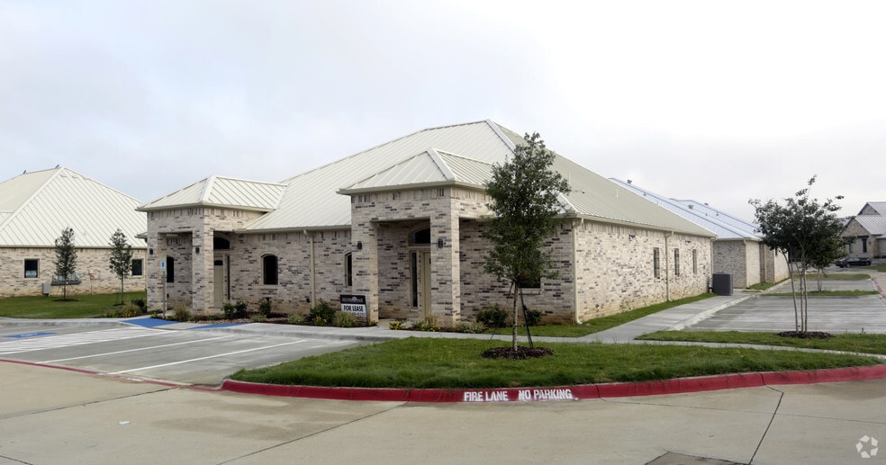 6144 Precinct Line Rd, Hurst, TX for lease - Primary Photo - Image 1 of 7