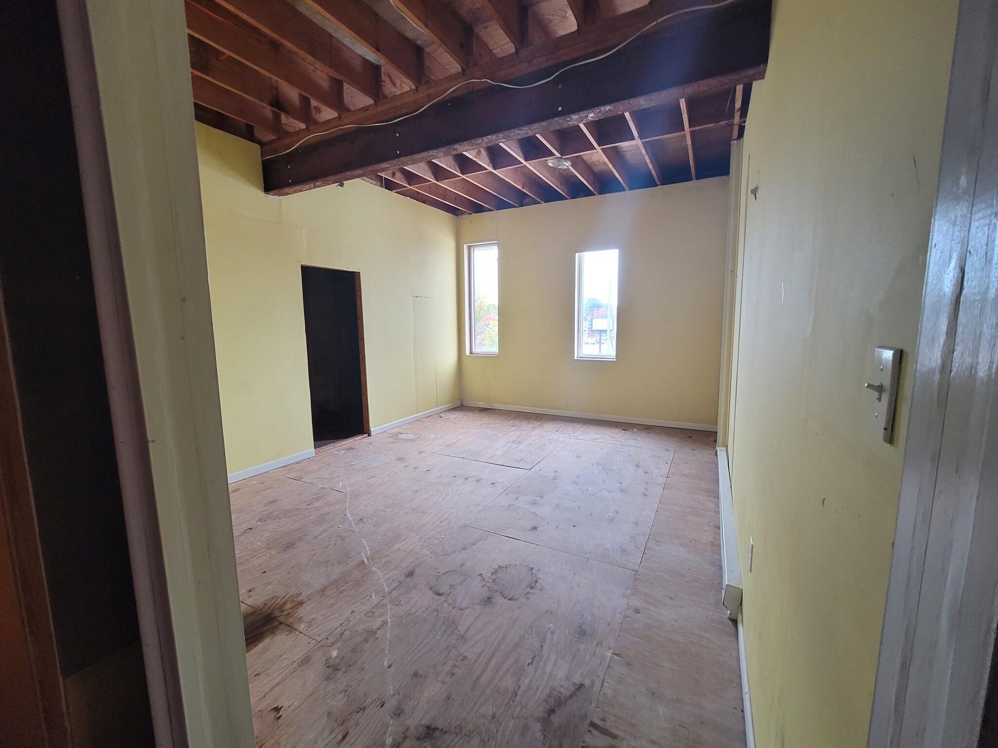 2400-2406 Northumberland Ave, Richmond, VA for lease Interior Photo- Image 1 of 7