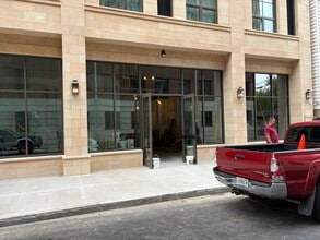 220 E Bryan St, Savannah, GA for lease Building Photo- Image 2 of 6
