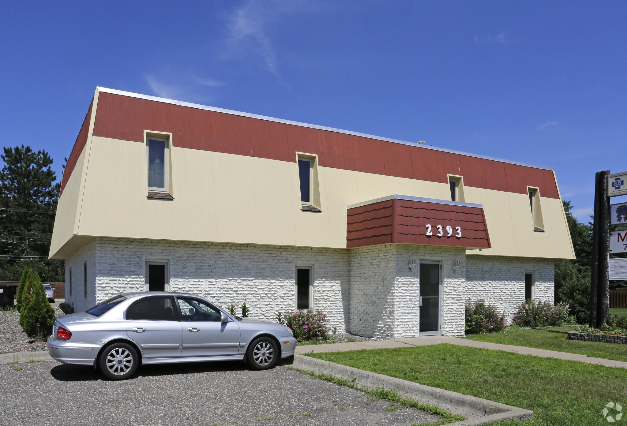 2393 Coon Rapids Blvd NW, Coon Rapids, MN à vendre Photo du bâtiment- Image 1 de 9