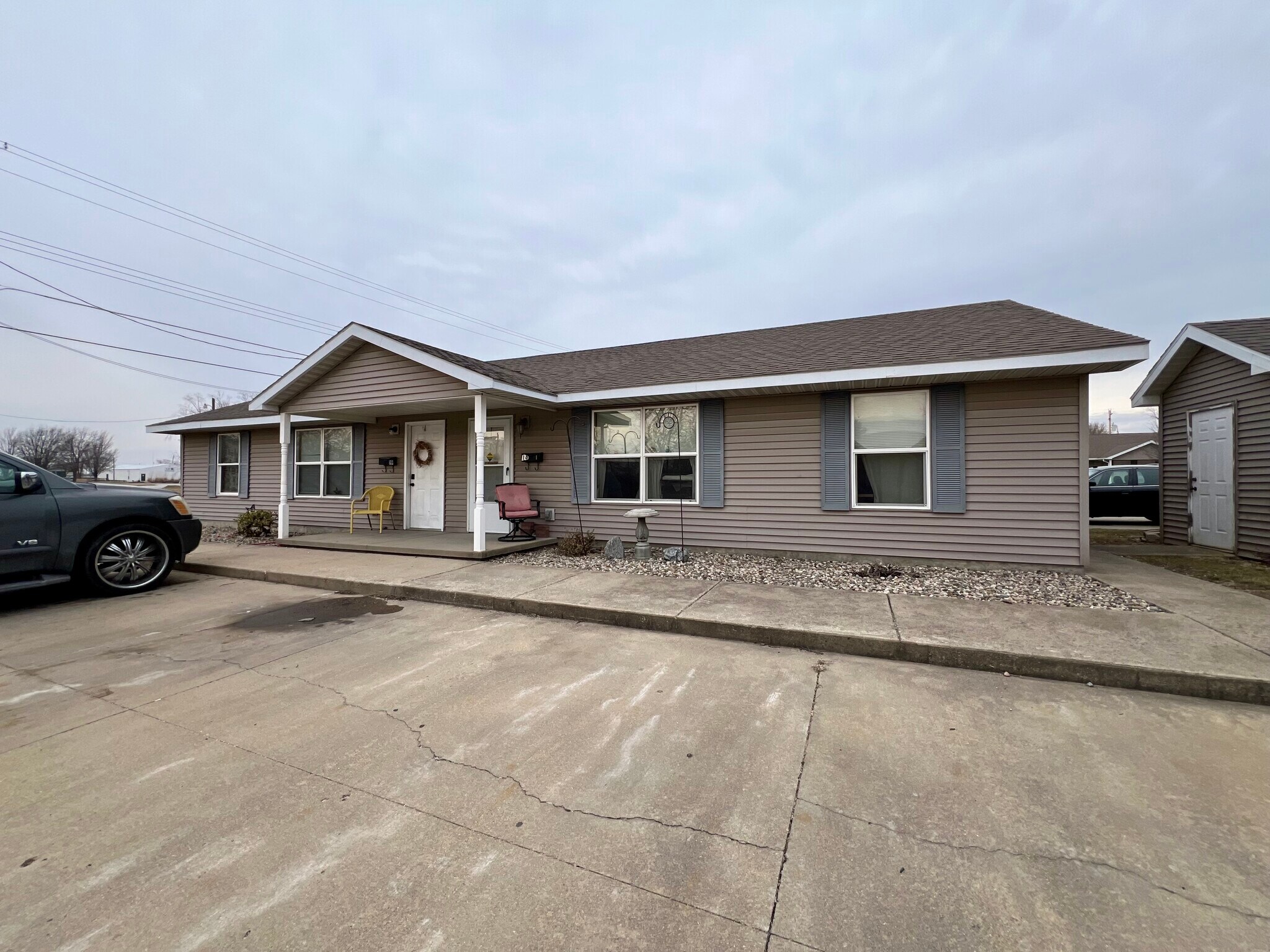 125 E St, Charleston, IL à vendre Photo du bâtiment- Image 1 de 1