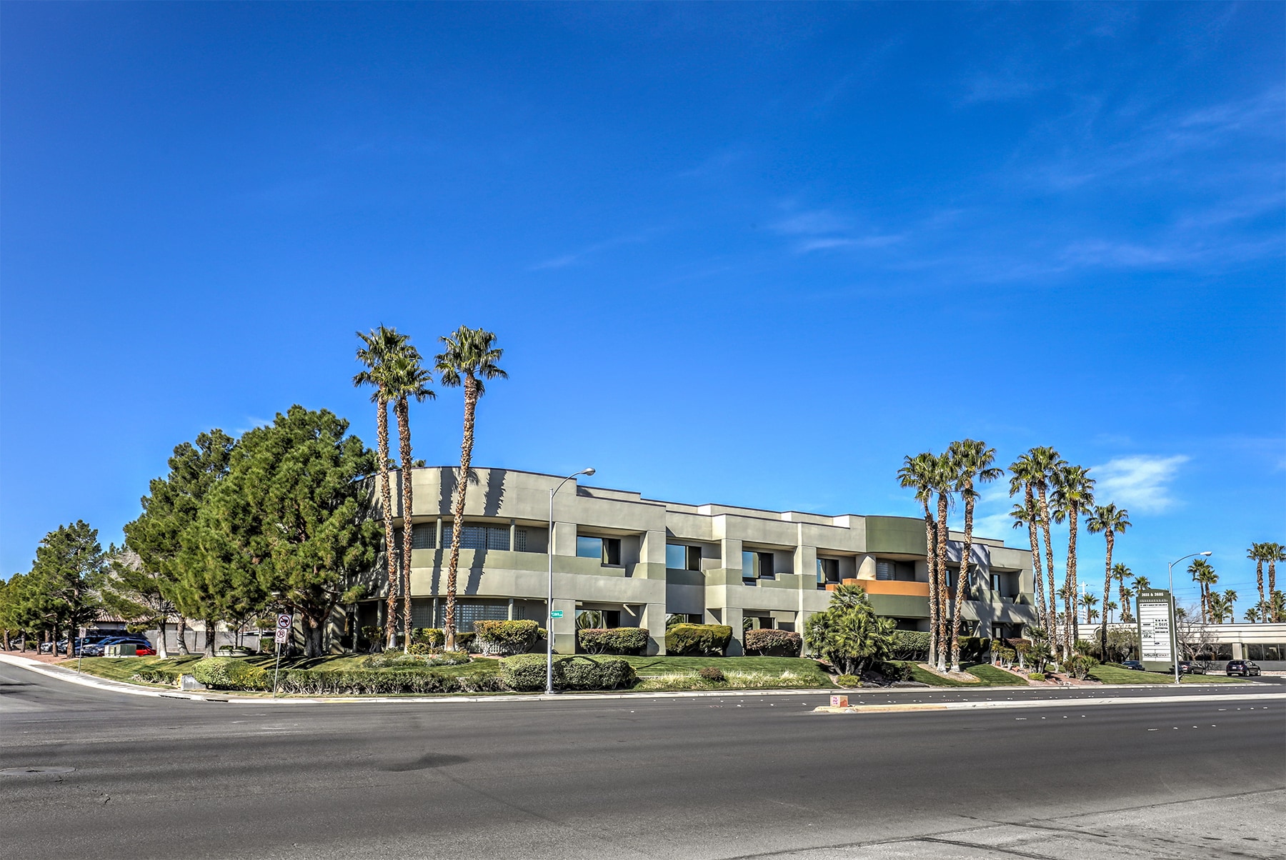 2685 S Rainbow Blvd, Las Vegas, NV for lease Primary Photo- Image 1 of 11